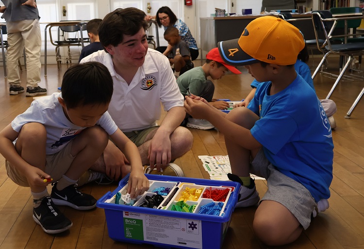 Brick by Brick: Exploring Forces, Motion, and Machines with Legos 1-2 (C) – Lauren Fetter: Munger 110