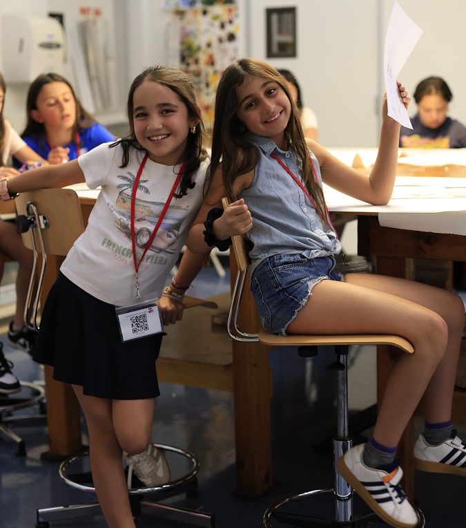 Graphic Novel – Creating a Comic Book  5-7 (E) – Bonnie Castillo: SC Silk Painting Rm