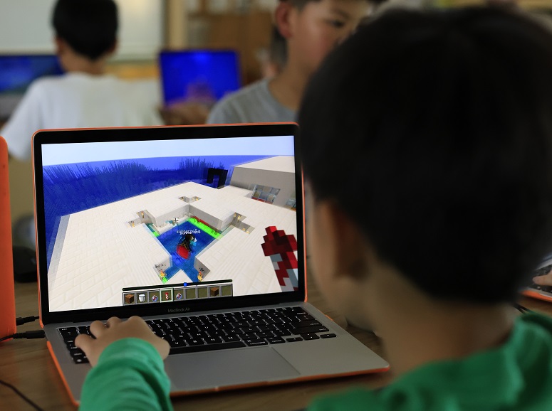 Minecraft Free Play 3-5 (E) – Joseph Bacon: H24