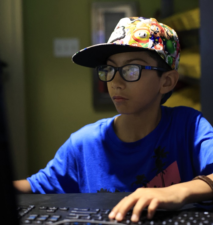 Spaceship Engineers  5-12 (G) – Michael Minto: SC Poly 109