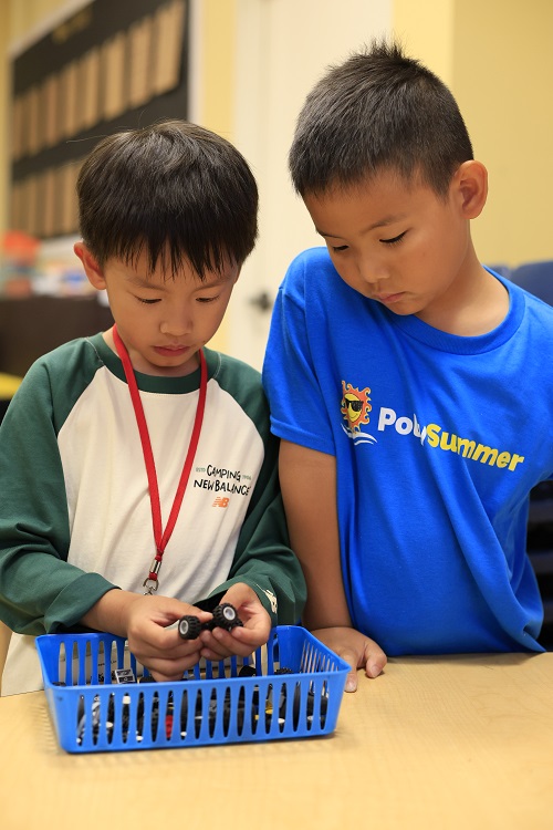 Tinker, Tinker, Creative Thinker with Legos! 1-2 (F) – Mark Munoz: C7