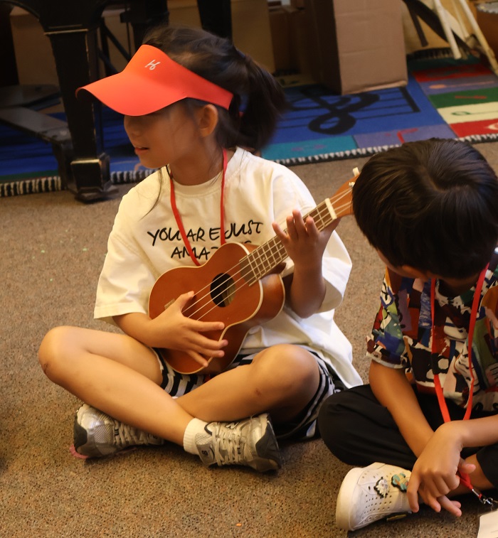 Ukulele Yes! 5-9 (A) – Shiri Goldsmith: C8